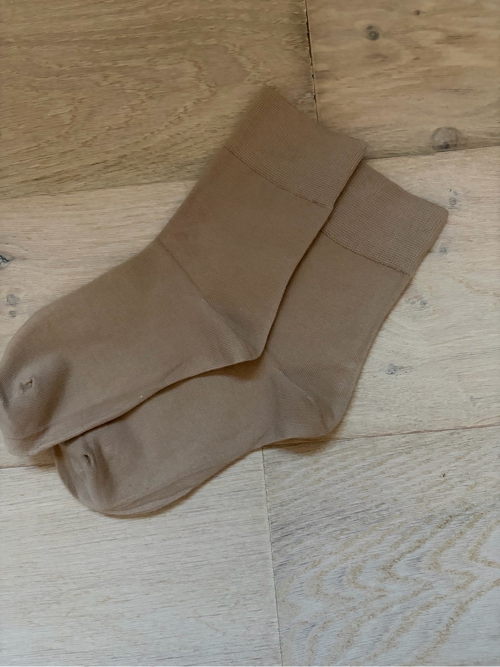 NWOT Everyday Crew Socks in Light Brown — Women’s Casual Socks